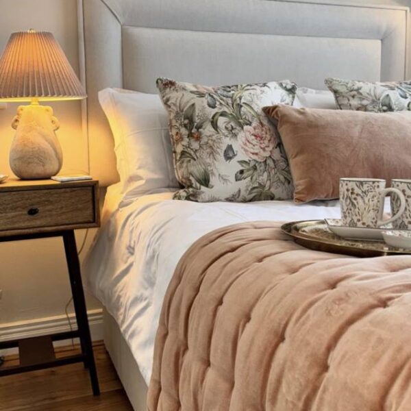 Reversible Viva Peach Throw