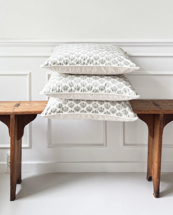 Vanilly Fly Cream Velvet Cushion with Khaki Green pattern. - Image 3
